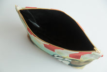 Load image into Gallery viewer, Boulders Penguins toiletry bag