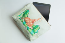 Load image into Gallery viewer, Giraffe Toiletry bag